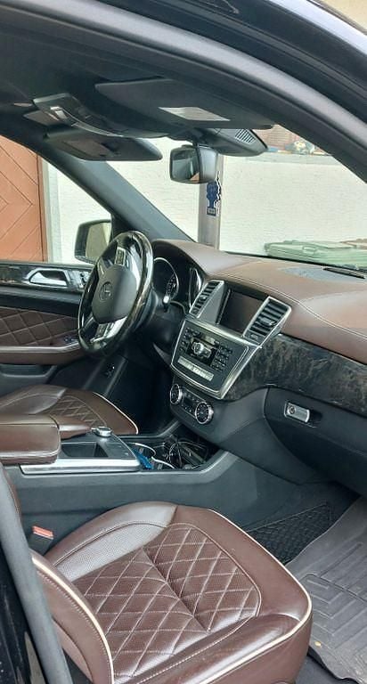 Gebraucht Mercedes ML250 204 PS (150 kW) 2014 Schwarz SUV