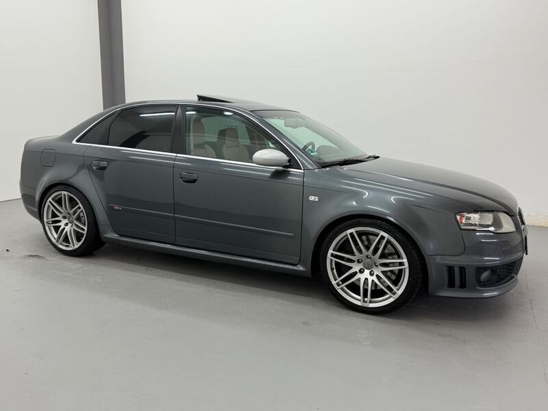 Grau Gebraucht 2006 Audi RS4 Sport Limousine | 27.450 € (Superpreis) - Bild 1/4