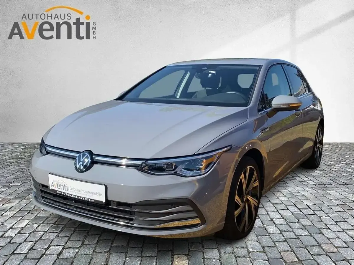Gebraucht VW Golf VIII Style 131 PS (96 kW) 2024 Grau Limousine