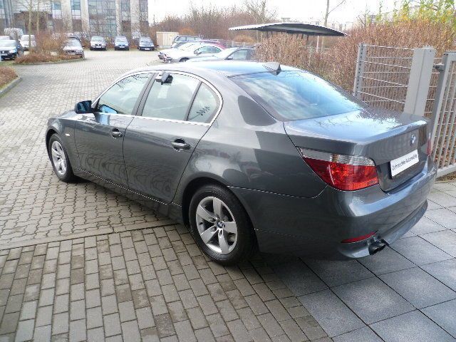 Gebraucht BMW 525 218 PS (160 kW) 2006 Grau metallic Limousine