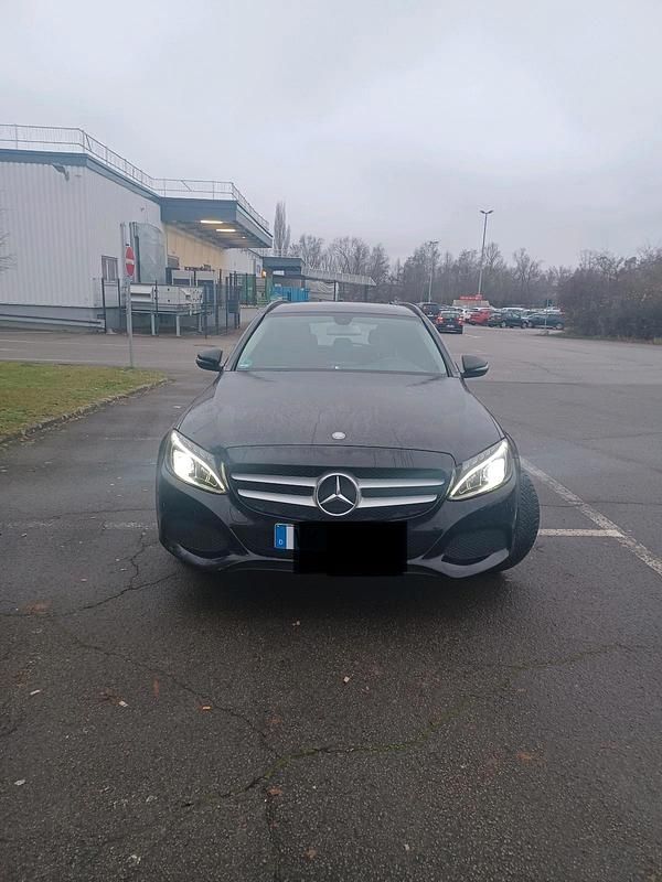 Schwarz Gebraucht 2016 Mercedes C200 Kombi | 12.900 € (Teuer) - Bild 1/4