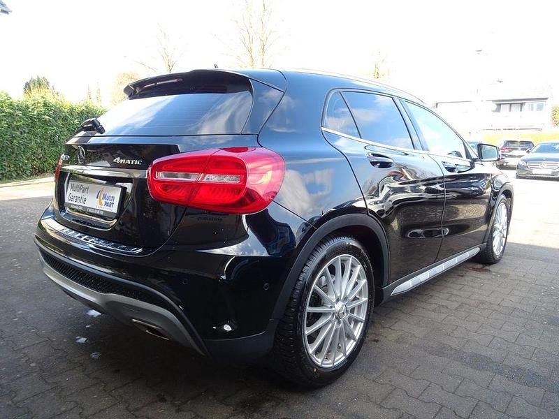 Gebraucht Mercedes GLA250 AMG 211 PS (155 kW) 2016 Schwarz SUV