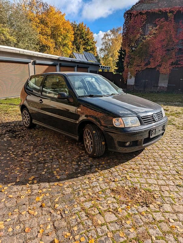 Schwarz Gebraucht 2002 VW Polo Kleinwagen | 250 € (Superpreis) - Bild 1/4