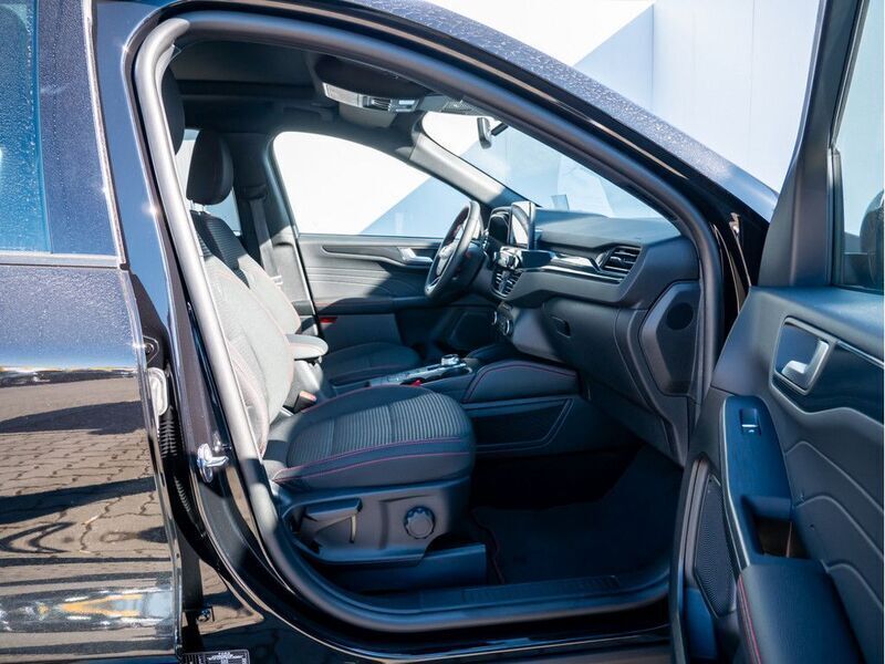 Gebraucht Ford Kuga ST-Line 224 PS (164 kW) 2024 Obsidianschwarz SUV