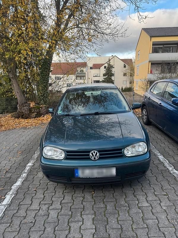 Grün Gebraucht 2002 VW Golf IV Kleinwagen | 900 € (Superpreis) - Bild 1/4