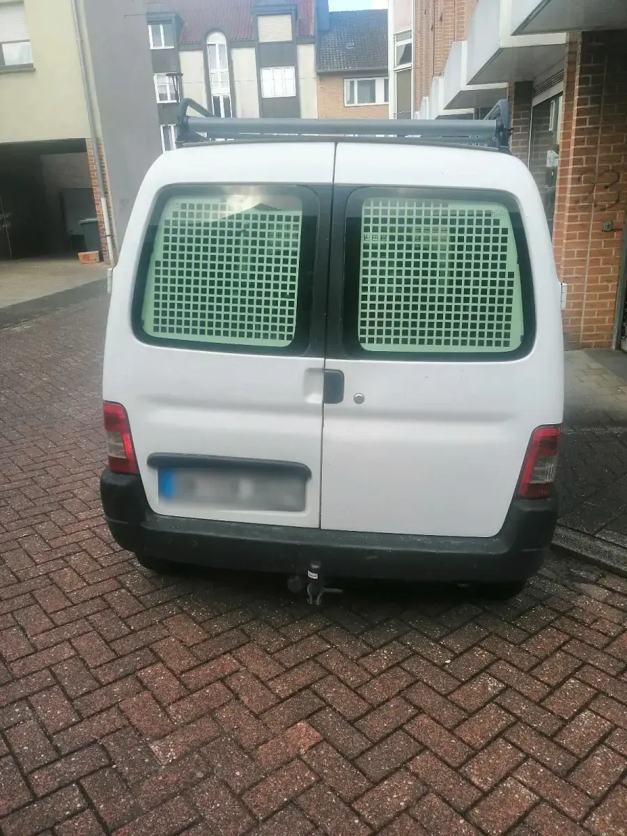 Gebraucht Peugeot Partner 69 PS (50 kW) 2006 Weiß Van / Kleinbus