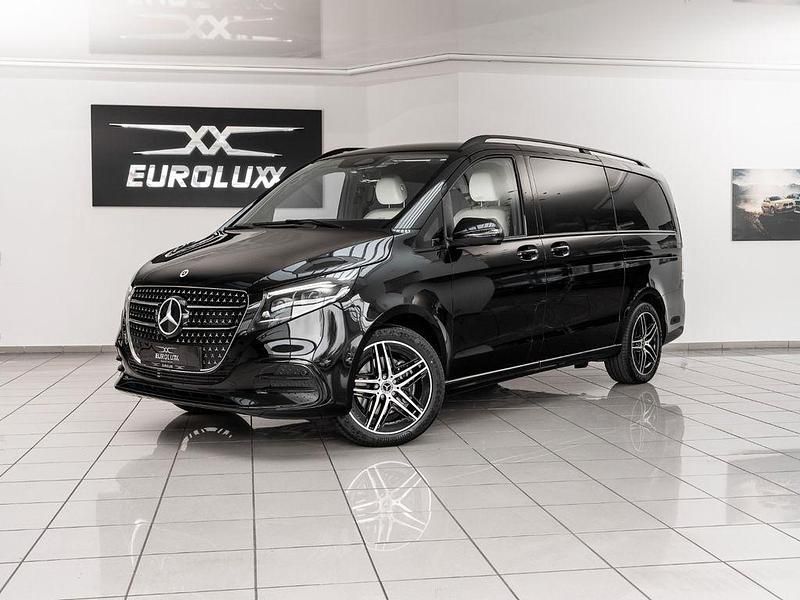 Schwarz Gebraucht 2024 Mercedes V300 AMG line Van / Kleinbus | 110.432 € - Bild 1/4