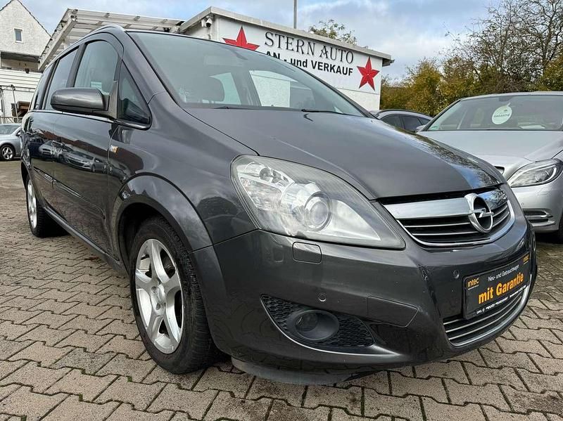 Grau Gebraucht 2009 Opel Zafira Innovation Van / Kleinbus | 5.299 € (Etwas zu teuer) - Bild 1/4
