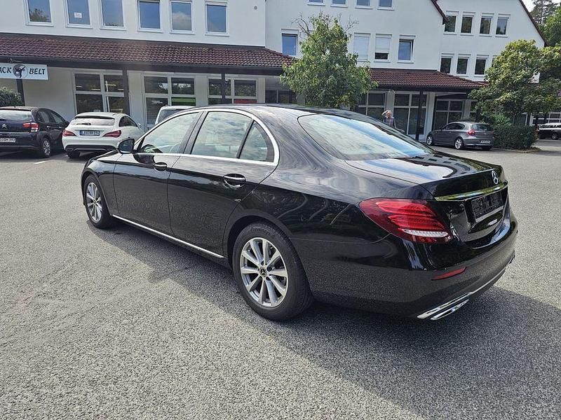 Gebraucht Mercedes E200 160 PS (117 kW) 2019 Schwarz Limousine