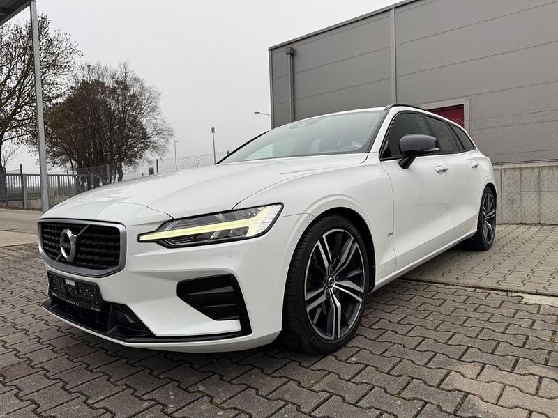 Weiß Gebraucht 2019 Volvo V60 R-Design Kombi | 26.199 € (Teuer) - Bild 1/4