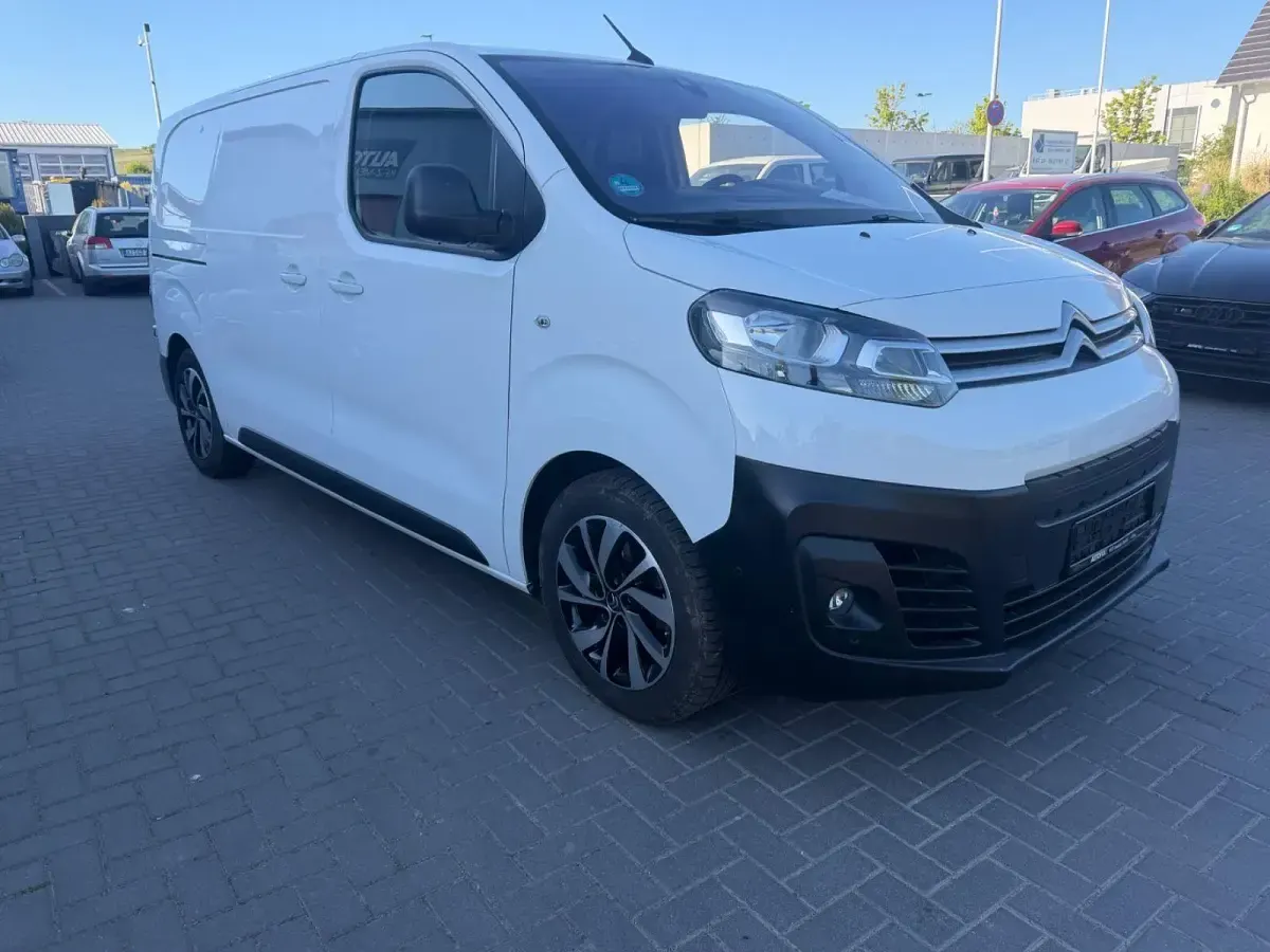 Käytetty Citroën e-Jumpy 100 kW (136 HP) 2021 Valkoinen Tila-auto
