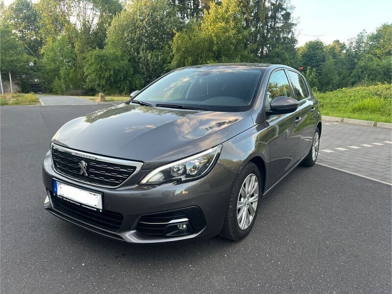 Grau Gebraucht 2019 Peugeot 308 Access Limousine | 10.500 € (Teuer) - Bild 1/4