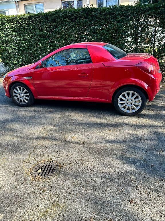 Gebraucht Opel Tigra 90 PS (66 kW) 2009 Rot Cabrio