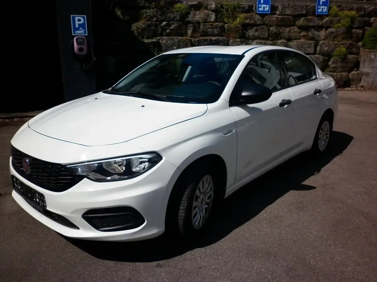 Gebraucht Fiat Tipo 95 PS (69 kW) 2016 Weiß Limousine