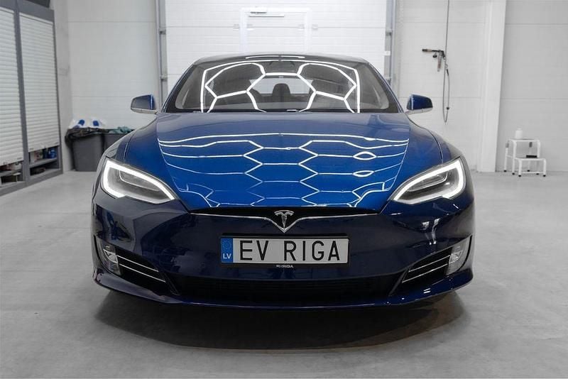 Second-hand Tesla Model S 414 kW (564 CP) 2020 Albastru Hatchback