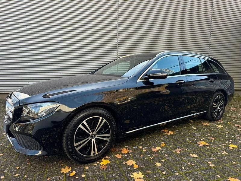 Gebraucht Mercedes E250 211 PS (155 kW) 2017 Schwarz Limousine