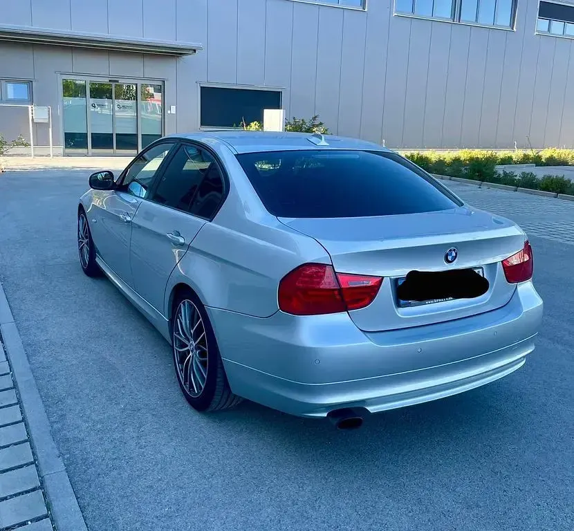 Gebraucht BMW 320 Exclusive 170 PS (125 kW) 2011 Silber Limousine