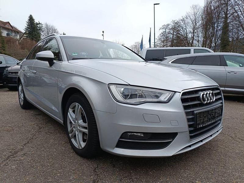 Gebraucht Audi A3 Ambiente 105 PS (77 kW) 2013 Silber Limousine
