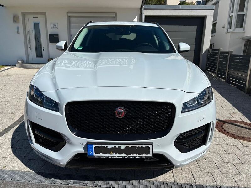 Weiß Gebraucht 2018 Jaguar F-Pace R-Sport SUV | 25.900 € (Fairer Preis) - Bild 1/4