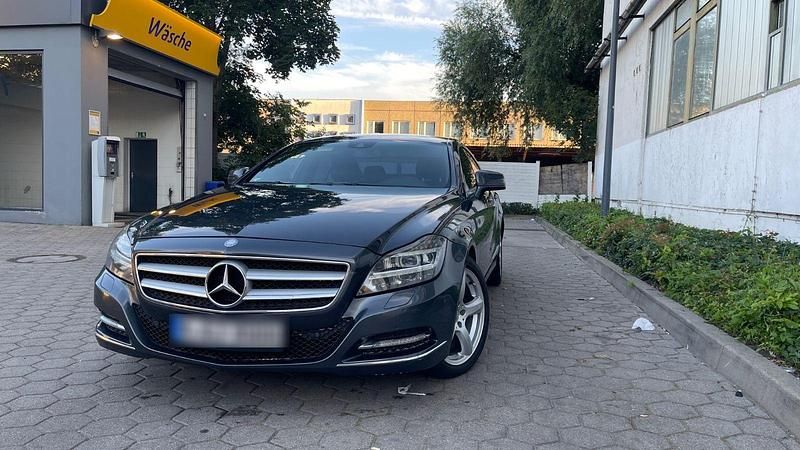 Grau Gebraucht 2012 Mercedes CLS350 Coupé | 10.500 € (Fairer Preis) - Bild 1/4