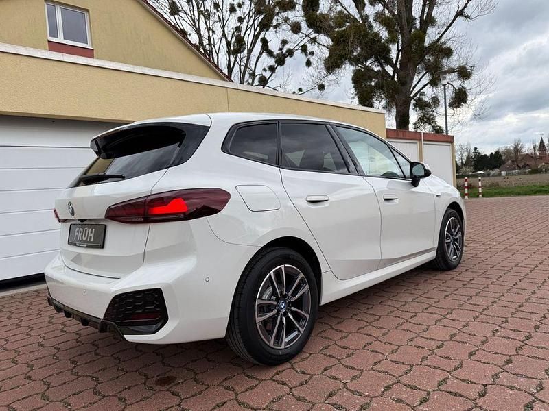 Gebraucht BMW 225 M Sport 245 PS (180 kW) 2022 Weiß Van / Kleinbus
