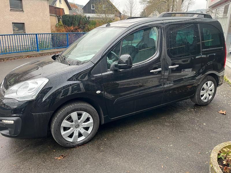Gebraucht Citroën Berlingo 110 PS (80 kW) 2018 Schwarz Van / Kleinbus