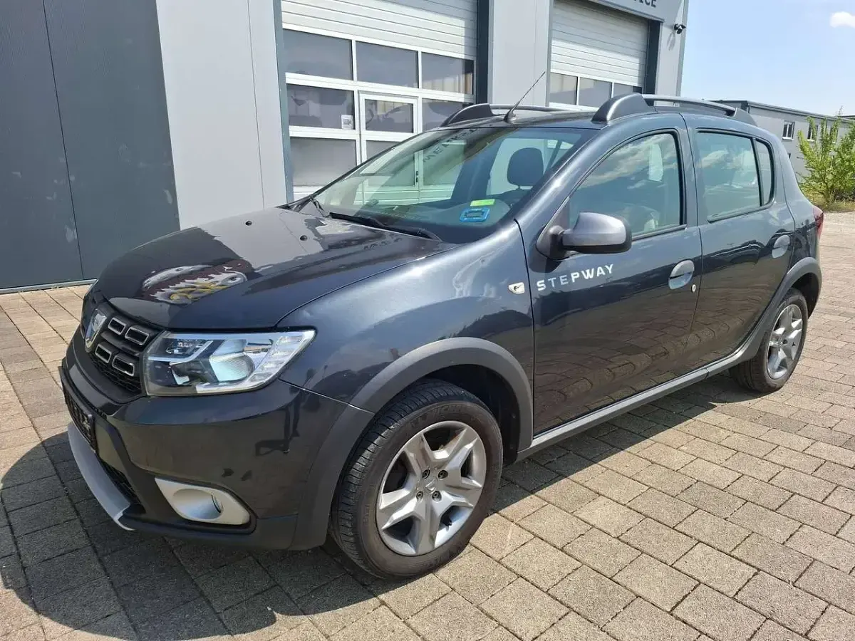 Gebraucht Dacia Sandero Prestige 90 PS (66 kW) 2020 Grau "comete" Kleinwagen