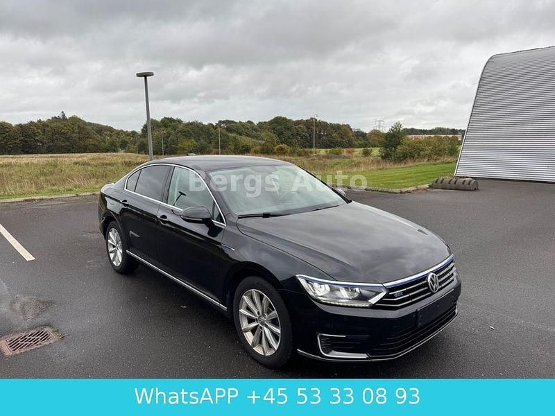 Schwarz Gebraucht 2016 VW Passat Highline Limousine | 11.200 € (Guter Preis) - Bild 1/4