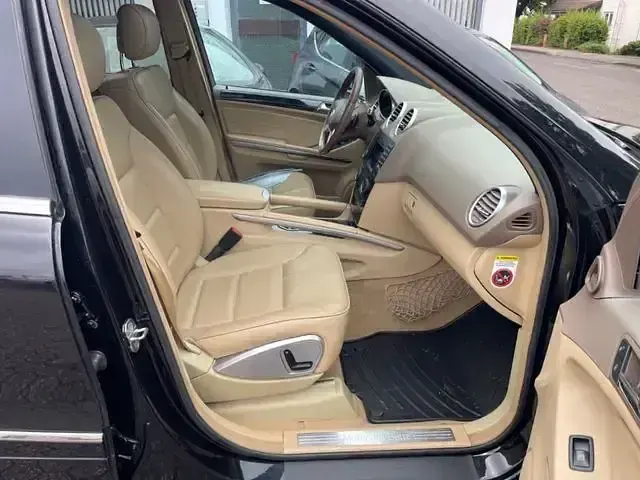 Gebraucht Mercedes ML320 224 PS (164 kW) 2008 Schwarz SUV