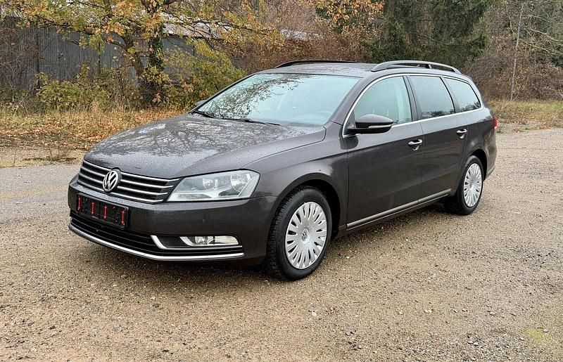Braun Gebraucht 2011 VW Passat Kombi | 5.400 € (Superpreis) - Bild 1/4