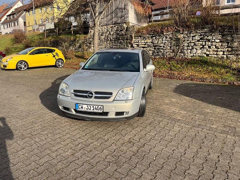 Beige Gebraucht 2005 Opel Vectra Cosmo Limousine | 2.750 € (Fairer Preis) - Bild 1/4