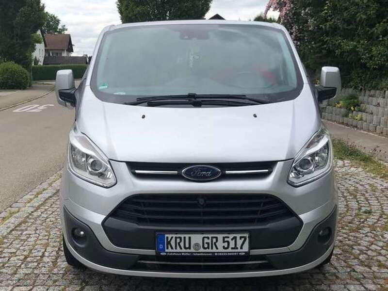 Silber Gebraucht 2016 Ford Tourneo Custom Trend Van / Kleinbus | 17.500 € (Teuer) - Bild 1/4