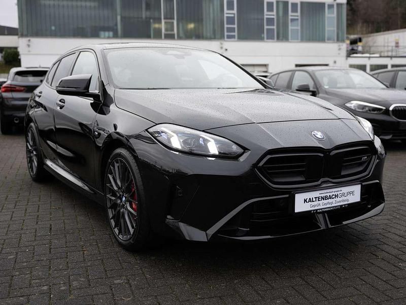 Gebraucht BMW 135 Performance 300 PS (220 kW) 2025 Schwarz Kleinwagen