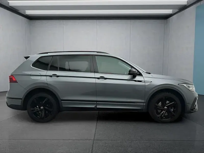 Gebraucht VW Tiguan 193 PS (141 kW) 2024 Grau SUV