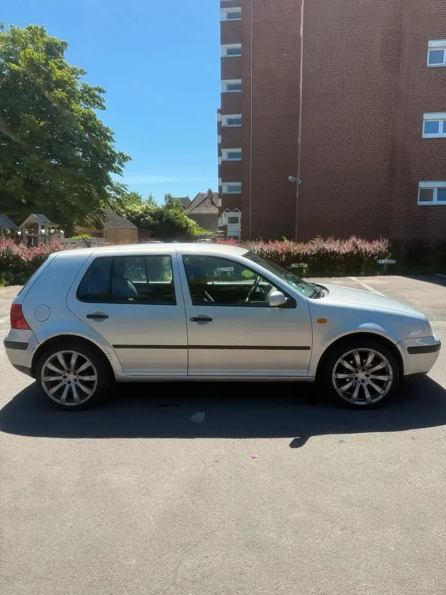 Gebraucht VW Golf IV 105 PS (77 kW) 2000 Silber Limousine