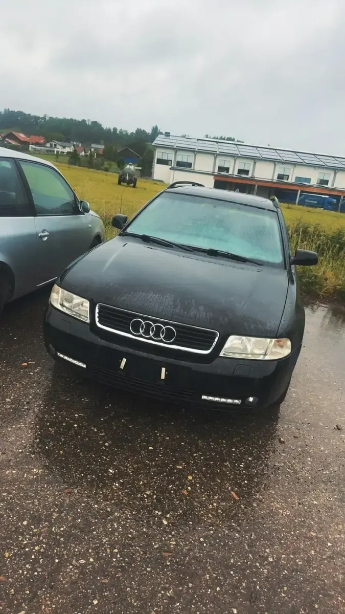 Gebraucht Audi A4 150 PS (110 kW) 2000 Schwarz Kombi