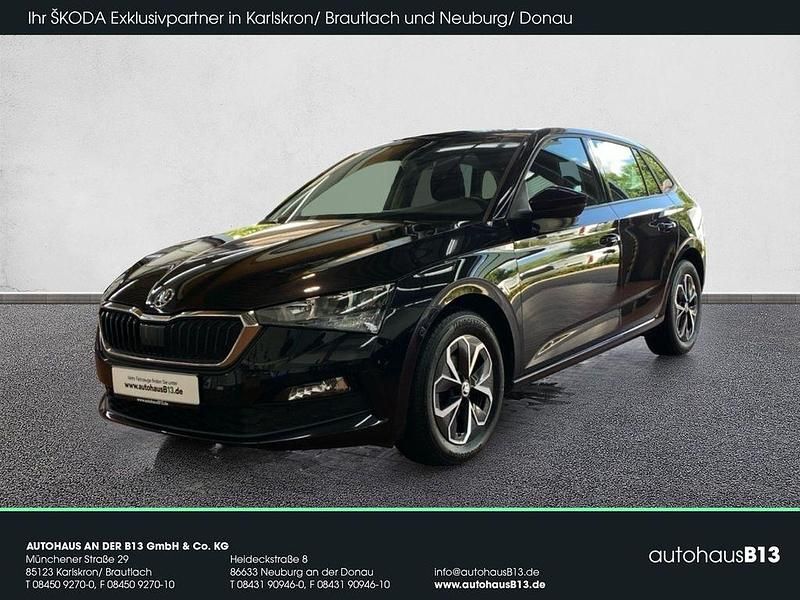 Blackmagic perleffekt (schwarz) Gebraucht 2022 Skoda Scala Ambition Kleinwagen | 17.990 € (Fairer Preis) - Bild 1/4