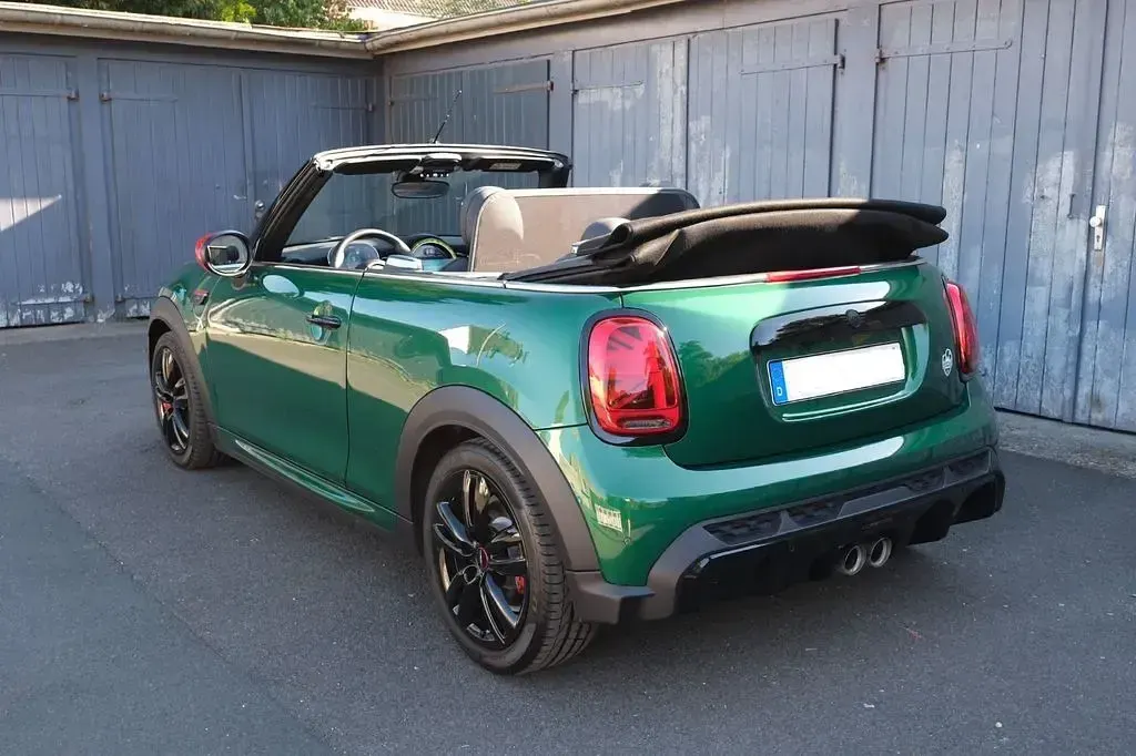 Gebraucht Mini John Cooper Works 231 PS (169 kW) 2024 Grün Kleinwagen