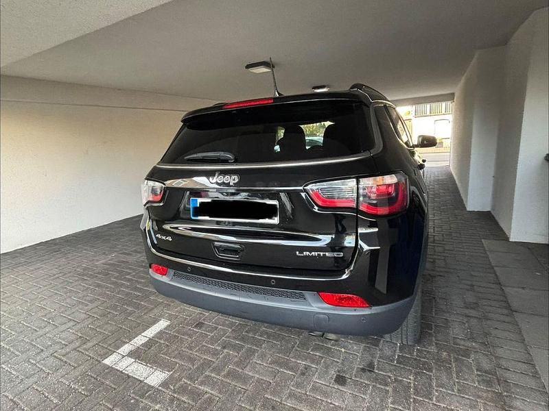 Gebraucht Jeep Compass Limited 170 PS (125 kW) 2018 Schwarz SUV