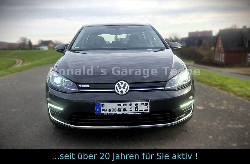 Gebraucht VW Golf 100 kW (136 PS) 2020 Grau Limousine