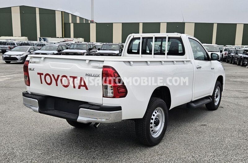 Gebraucht Toyota HiLux 147 PS (108 kW) 2024 Weiß Pickup