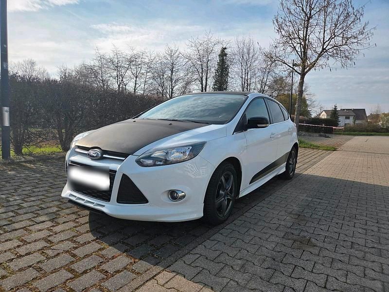 Gebraucht Ford Focus 150 PS (110 kW) 2013 Weiß Kleinwagen