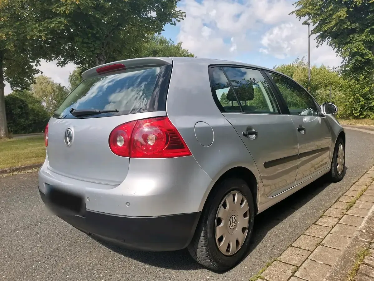 Gebraucht VW Golf IV 105 PS (77 kW) 2005 Silber Limousine