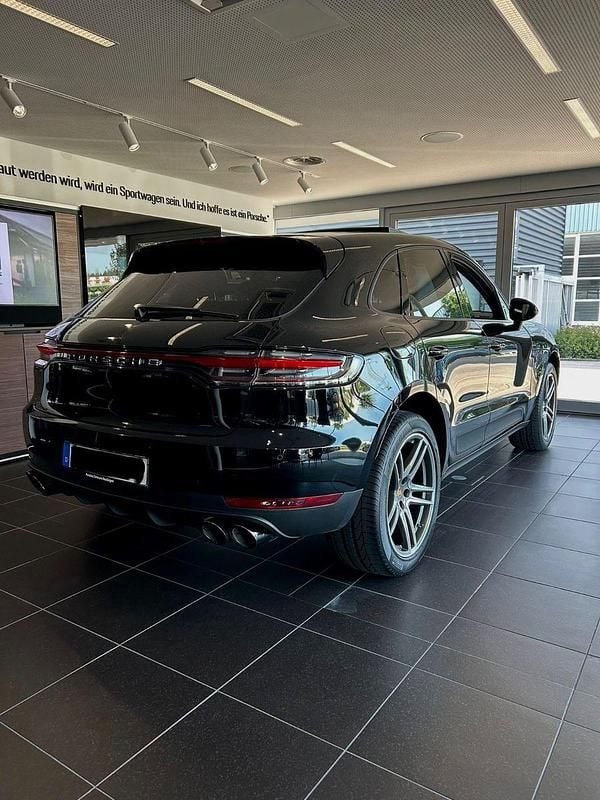 Second-hand Porsche Macan 245 CP (180 kW) 2021 Negru SUV