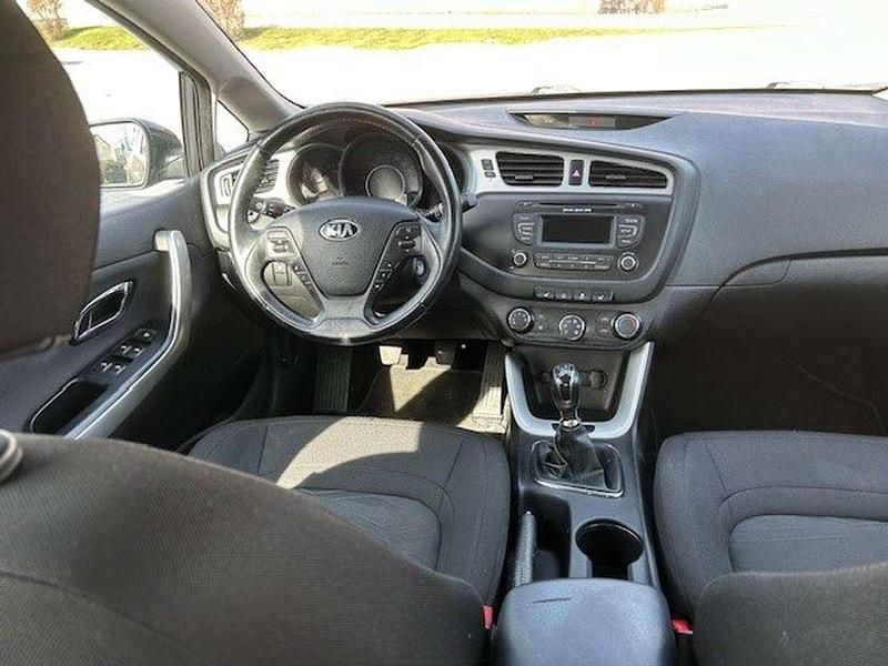 Gebraucht Kia Ceed Edition 7 99 PS (72 kW) 2013 (e5b) winchestergrau met. Kleinwagen