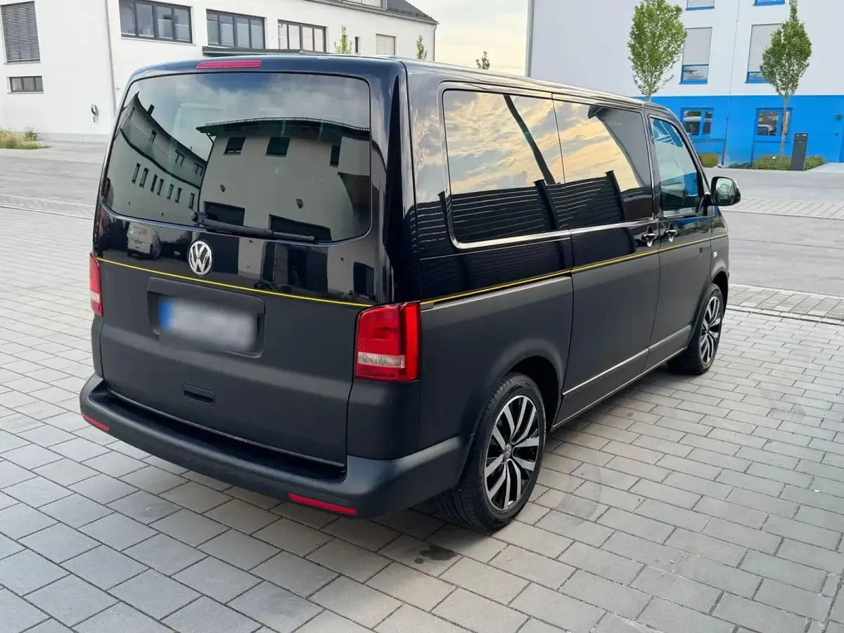 Gebraucht VW Multivan Highline 179 PS (131 kW) 2015 Schwarz Van / Kleinbus
