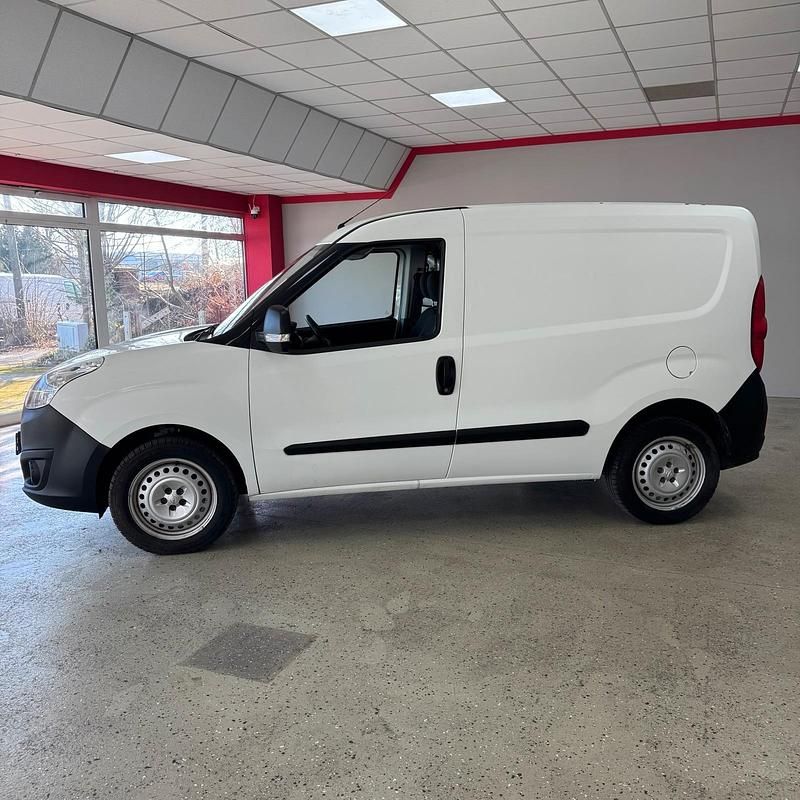 Gebraucht Opel Combo 90 PS (66 kW) 2016 Weiß Van / Kleinbus