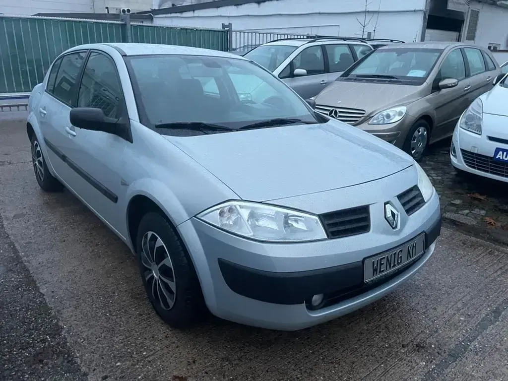 Gebraucht Renault Mégane 113 PS (83 kW) 2004 Silber Limousine