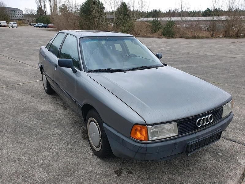 Second-hand Audi 80 90 CP (66 kW) 1990 Argintiu Berlinǎ
