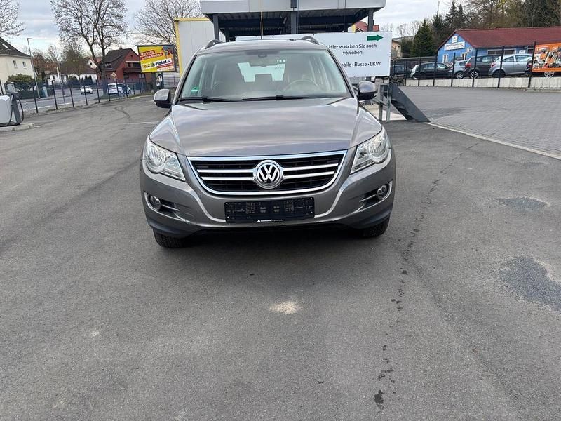 Gebraucht VW Tiguan Track & Field 140 PS (102 kW) 2009 Grau SUV